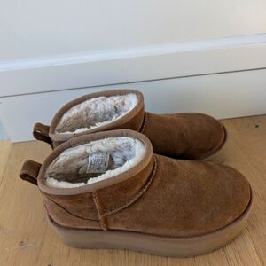 Ugg Classic Ultra Mini Platform